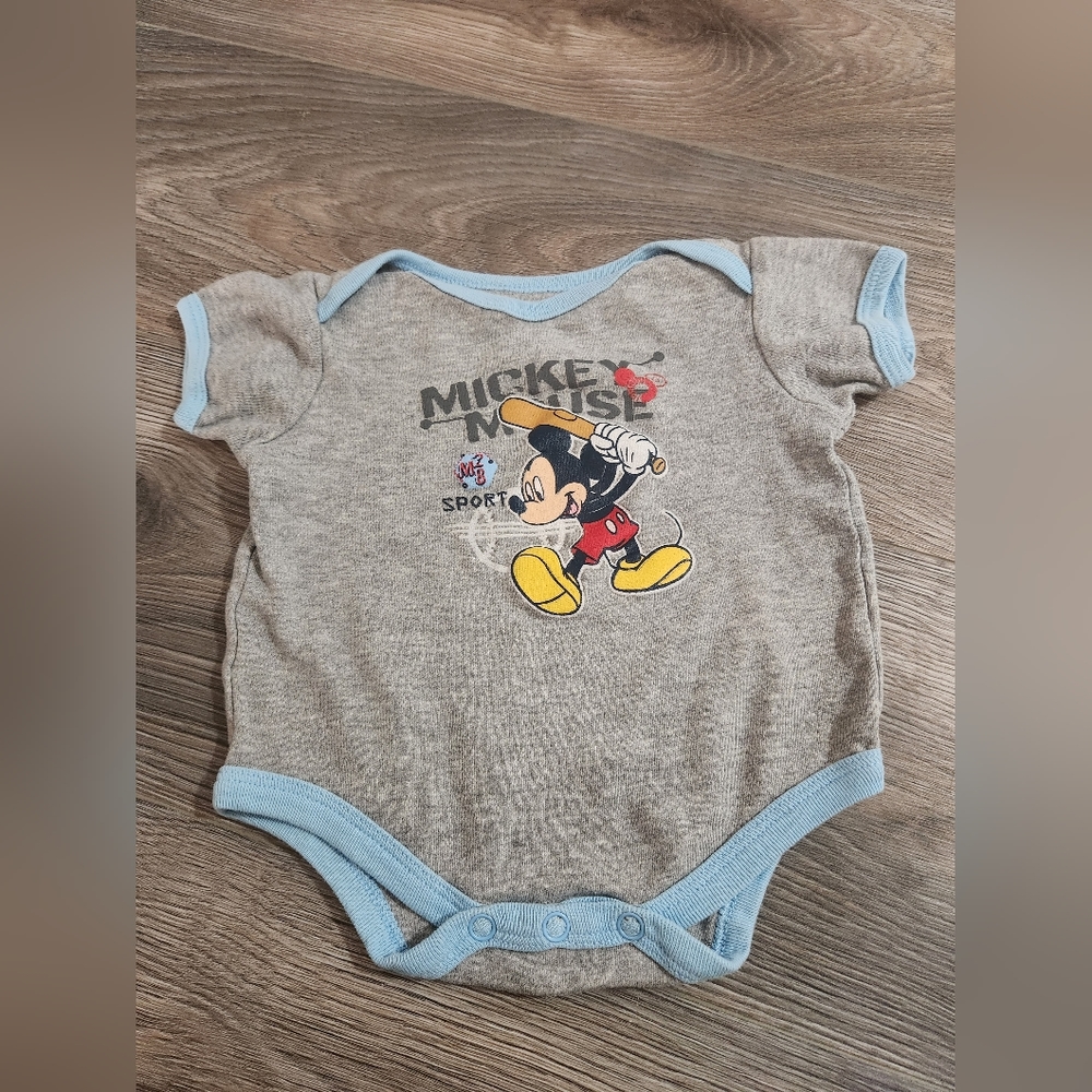 Disney Baby onesie size 6-9 months baby boy short sleeved